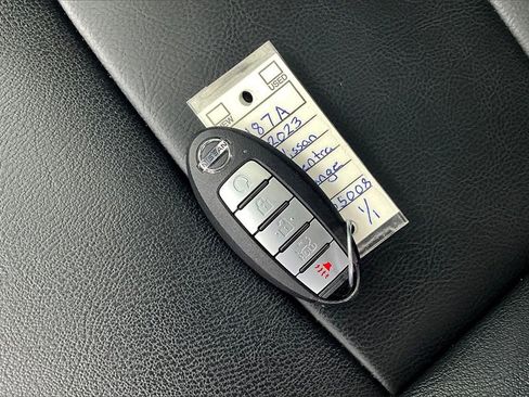 Used 2023 Nissan Sentra SR w/ SR Premium Package image 6