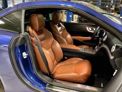 Used 2017 Mercedes-Benz SL 550 image 8