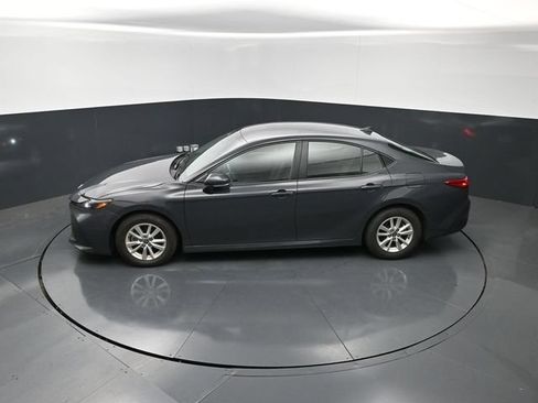 Used 2025 Toyota Camry Hybrid FWD image 17