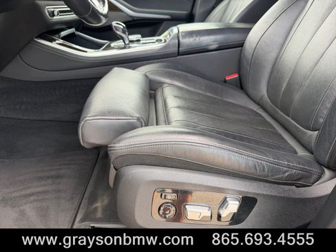 Used 2021 BMW X5 xDrive40i w/ M Sport Package AWD/4WD image 11