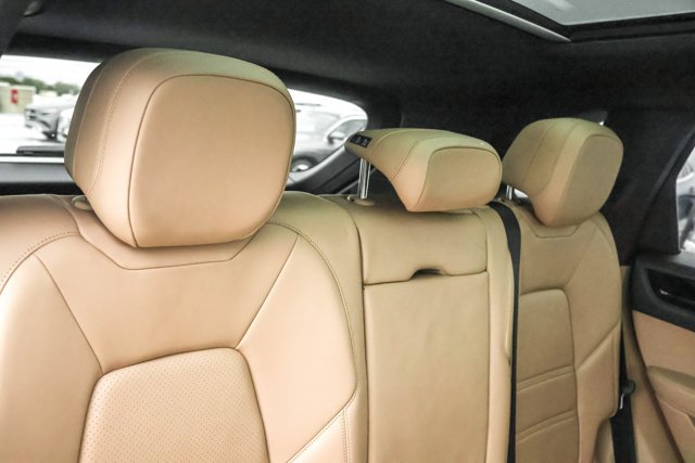 Used 2020 Porsche Cayenne AWD/4WD image 25