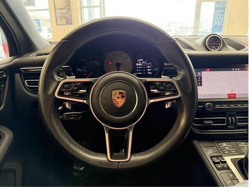 Used 2021 Porsche Macan S image 18