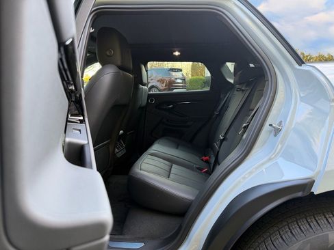 New 2026 Land Rover Range Rover Evoque Dynamic SE image 12