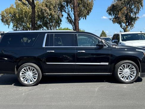 Used 2019 Cadillac Escalade ESV Platinum image 4