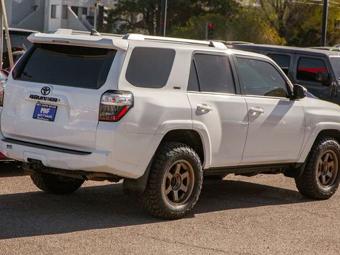 Used 2016 Toyota 4Runner SR5 image 5