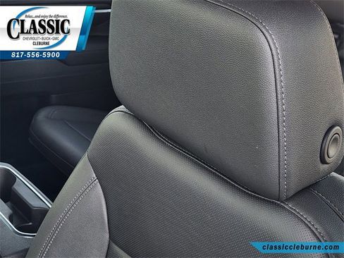 Used 2025 GMC Sierra 2500 SLT w/ SLT Convenience Package image 16