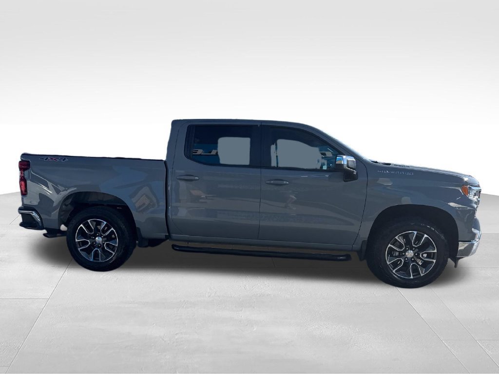 Used 2024 Chevrolet Silverado 1500 LT AWD/4WD image 7