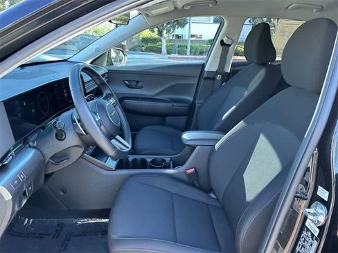 Certified 2025 Hyundai Kona SEL image 33