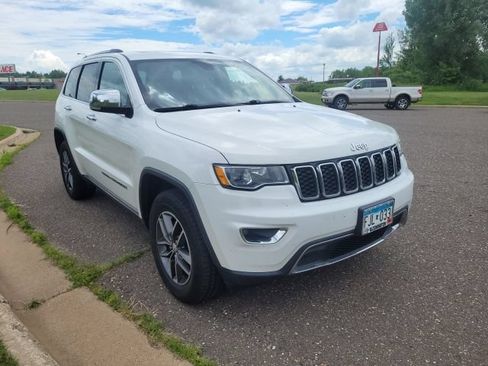 Used 2017 Jeep Grand Cherokee Limited w/ Trailer Tow Group IV AWD/4WD image 11