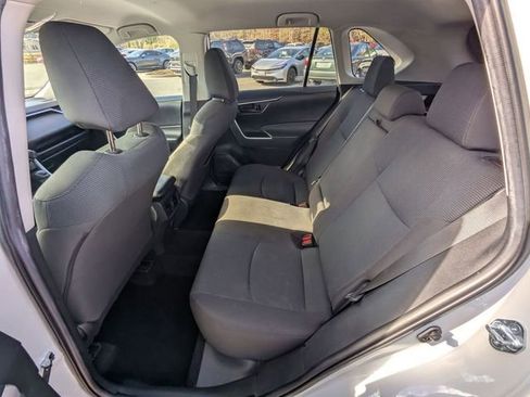 Used 2022 Toyota RAV4 LE image 12