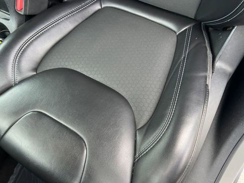 Used 2019 Jeep Cherokee Latitude Plus AWD/4WD image 12