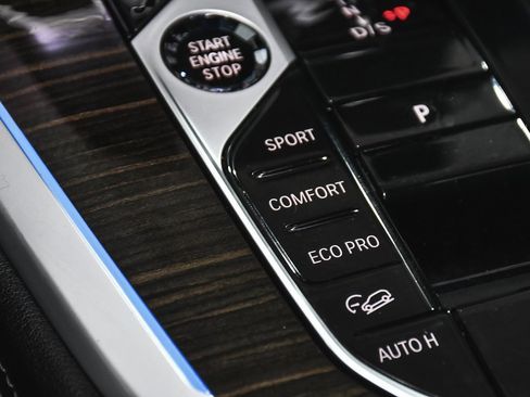 Used 2023 BMW X7 xDrive40i w/ Executive Package image 48