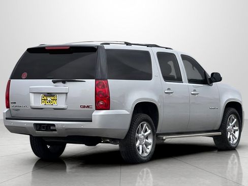Used 2010 GMC Yukon XL SLT w/ SLT-2 Equipment Package image 4