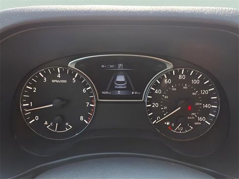 Used 2020 Nissan Pathfinder S image 32