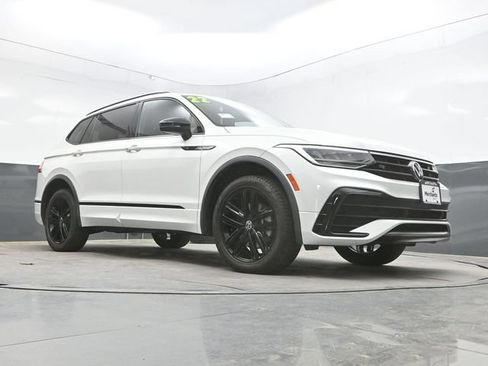 Used 2022 Volkswagen Tiguan SE R-Line AWD/4WD image 34