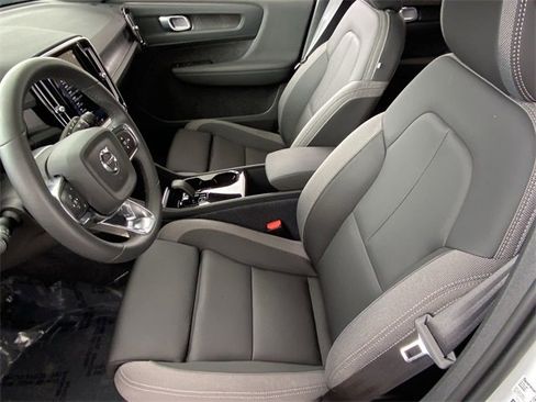 Used 2024 Volvo XC40 Recharge Core w/ Protection Package Premier image 22