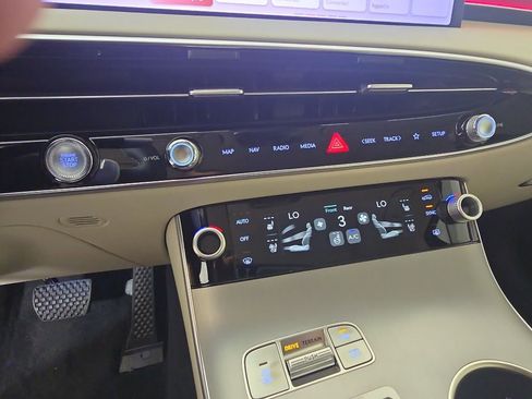New 2026 Genesis GV70 2.5T Advanced AWD/4WD image 22