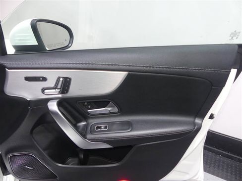 Used 2020 Mercedes-Benz CLA 250 4MATIC image 19