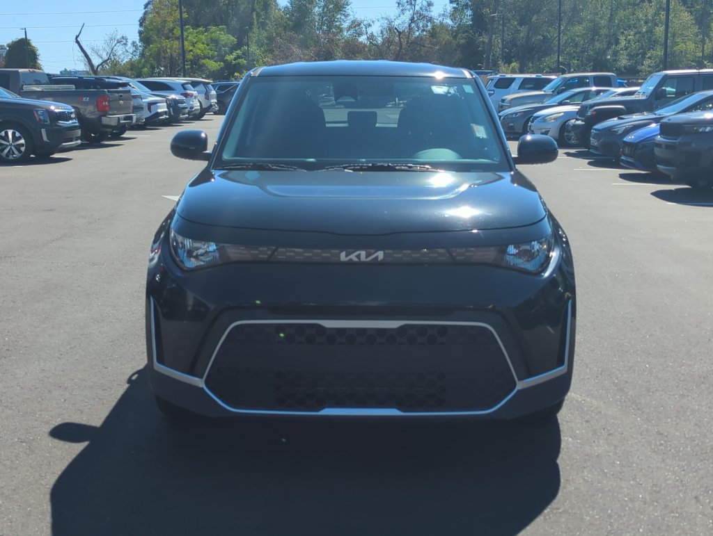 Used 2025 Kia Soul LX FWD image 12