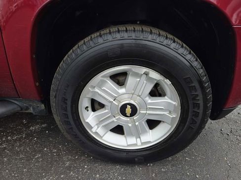 Used 2007 Chevrolet Suburban LT w/ LT Preferred Equipment Group AWD/4WD image 21