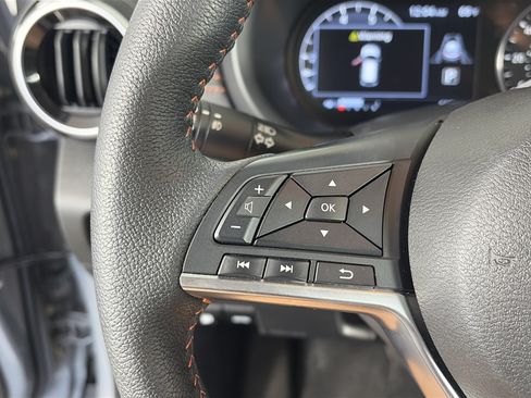 Used 2024 Nissan Kicks SR w/ SR Premium Package FWD image 27