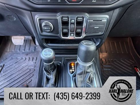 Used 2023 Jeep Wrangler Unlimited Sahara w/ Cold Weather Group AWD/4WD image 24