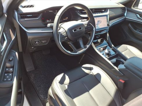New 2026 Jeep Grand Cherokee Limited AWD/4WD image 18