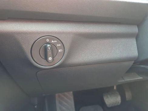 Used 2019 Volkswagen Jetta SE image 25