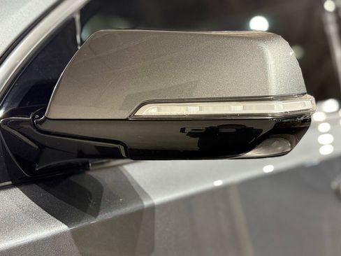 Used 2020 Chevrolet Traverse LT FWD image 16