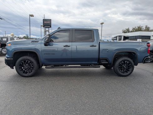 Used 2025 Chevrolet Silverado 2500 Custom w/ Custom Value Package image 7