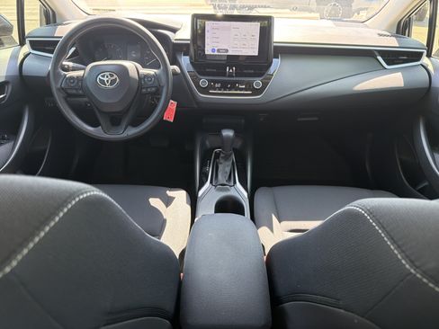 Used 2024 Toyota Corolla LE FWD image 4