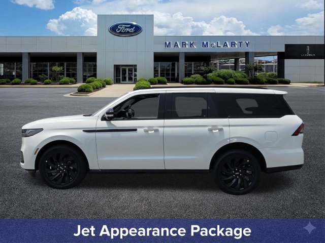 New 2027 Lincoln Navigator Reserve w/ Jet Appearance Package AWD/4WD image 2