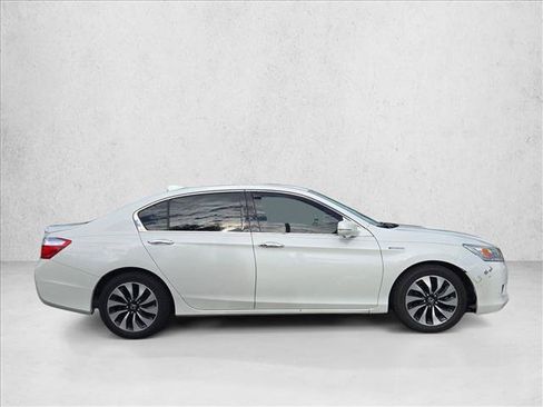 Used 2015 Honda Accord Touring image 4