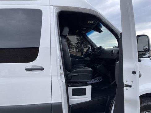 Used 2025 Mercedes-Benz Sprinter 2500 image 14