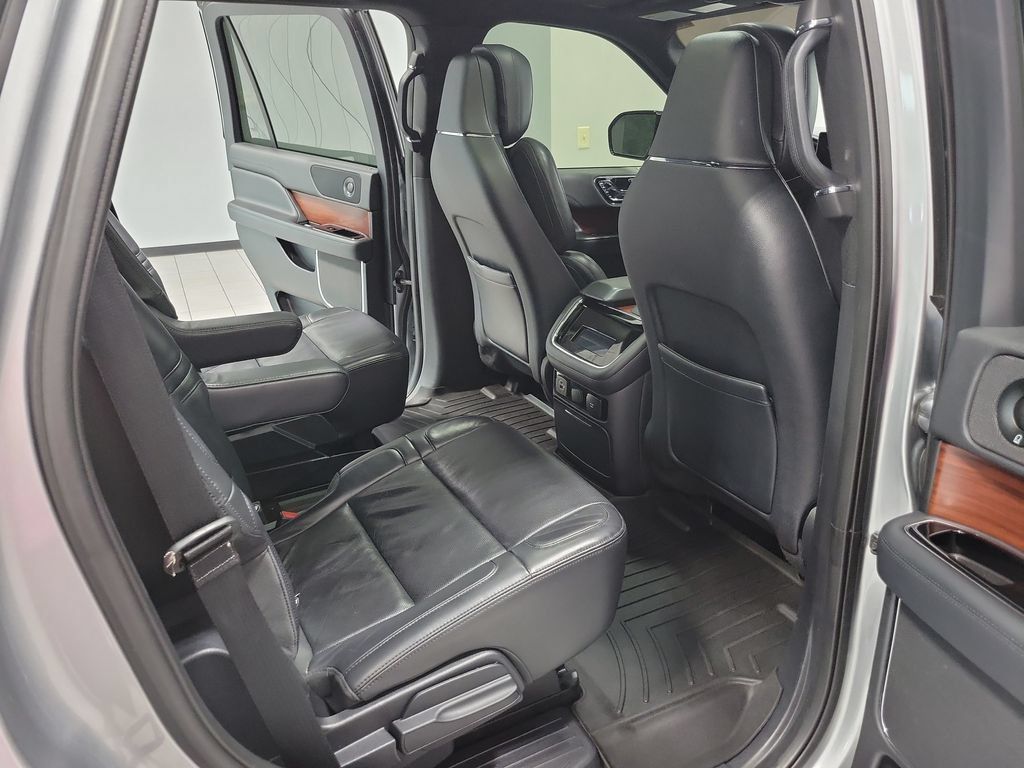 Used 2022 Lincoln Navigator Reserve AWD/4WD image 20