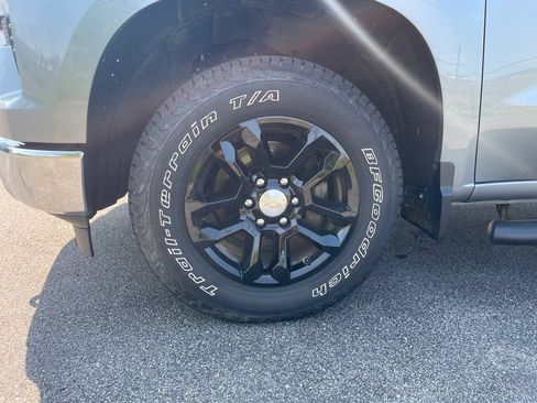 Used 2023 Chevrolet Silverado 1500 LT AWD/4WD image 11
