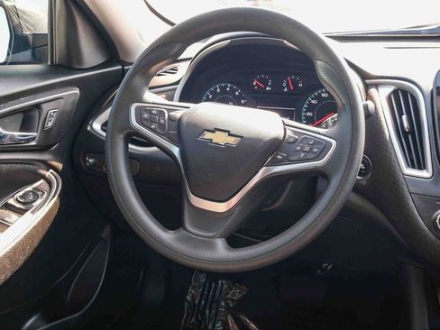 Used 2022 Chevrolet Malibu LS FWD image 17