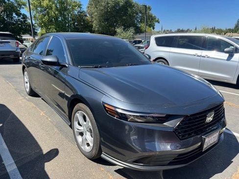 Used 2025 Honda Accord LX image 4