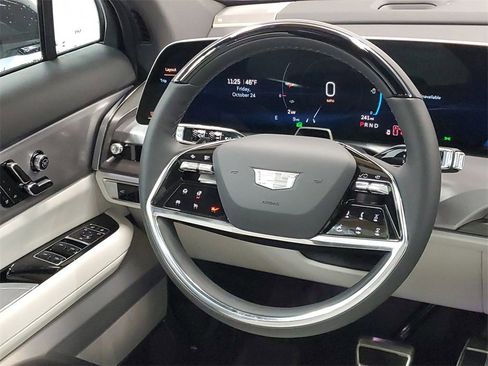 New 2026 Cadillac Vistiq Sport w/ LPO, Floor Liner Package image 23