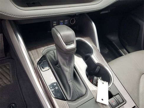 Used 2022 Toyota Highlander Platinum image 26