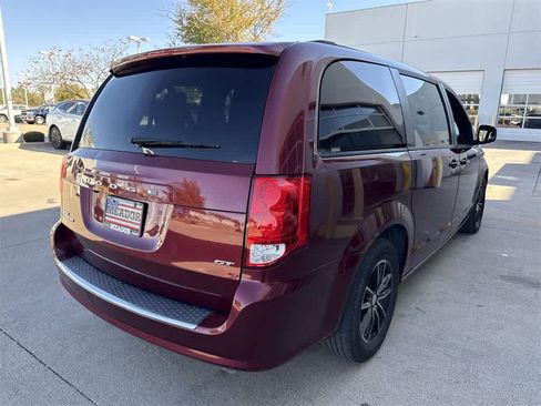 Used 2018 Dodge Grand Caravan GT image 6
