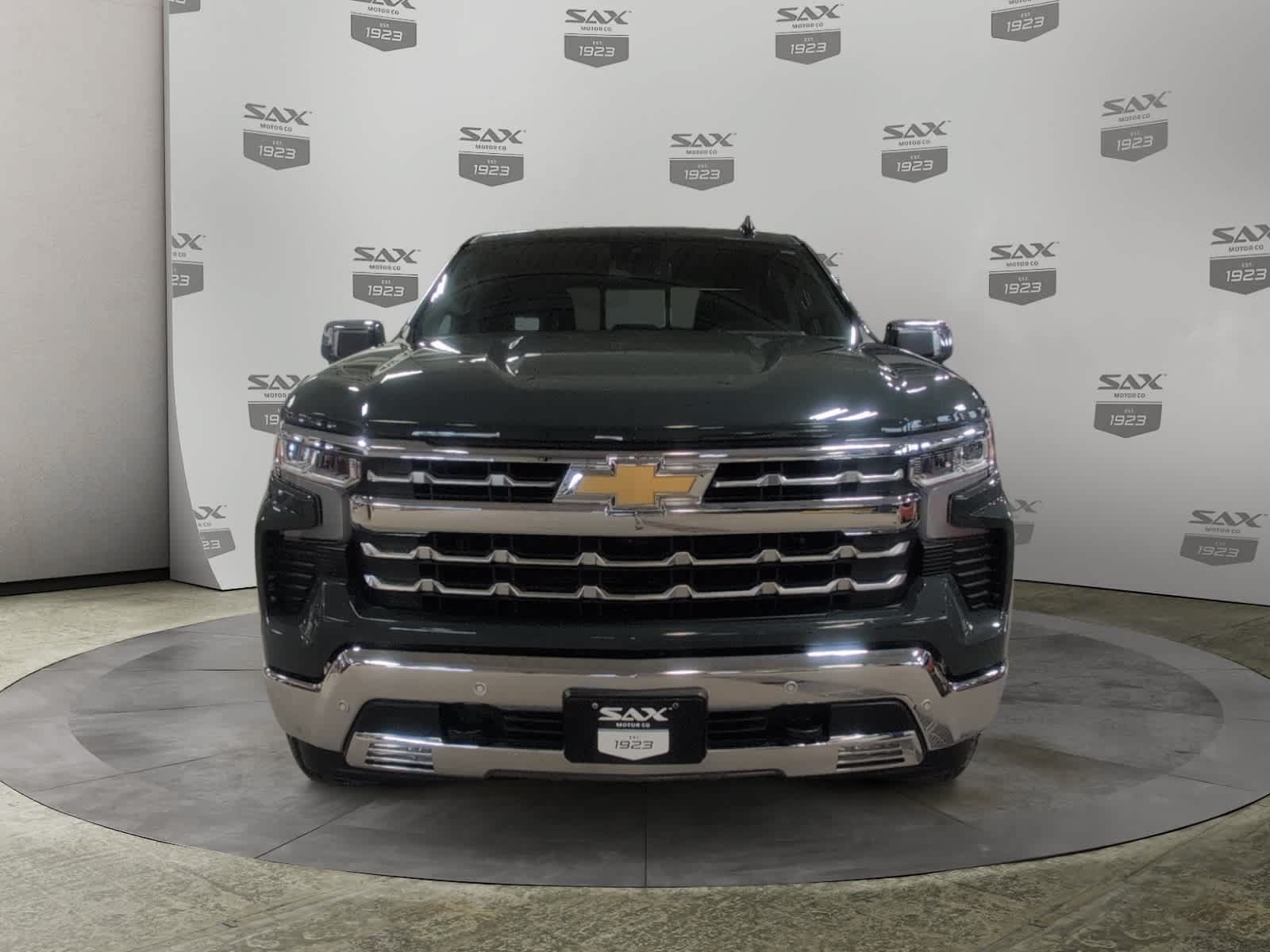 Used 2025 Chevrolet Silverado 1500 LTZ AWD/4WD image 8