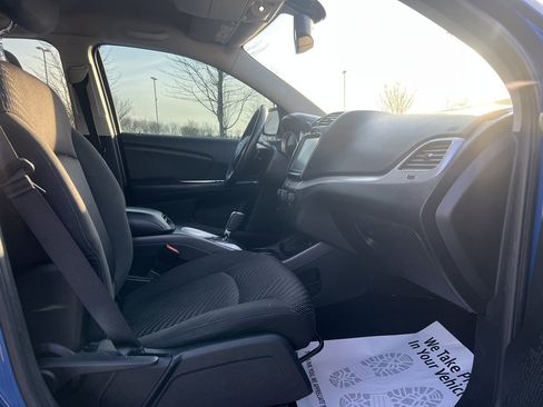 Used 2015 Dodge Journey SXT w/ Flexible Seating Group image 11