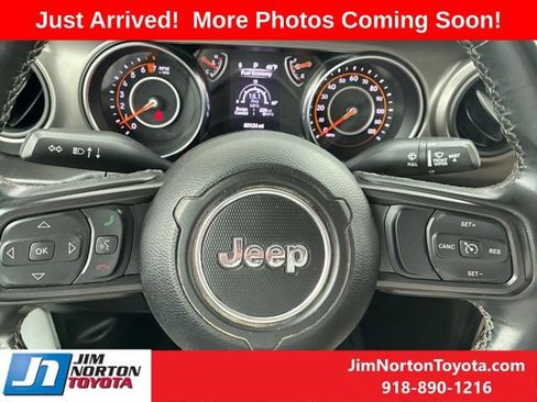 Used 2022 Jeep Gladiator Sport image 10