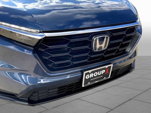 Used 2025 Honda CR-V LX image 29