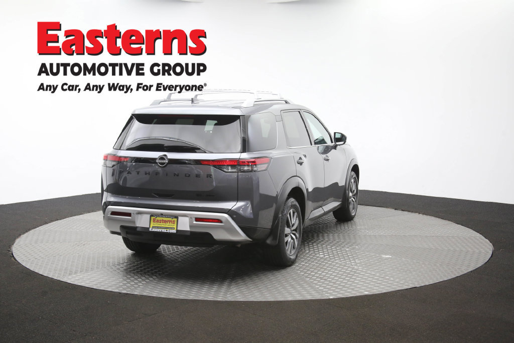 Used 2024 Nissan Pathfinder SL w/ Black Appearance Package AWD/4WD image 43