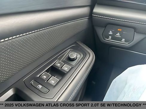 Used 2025 Volkswagen Atlas Cross Sport SE FWD image 23