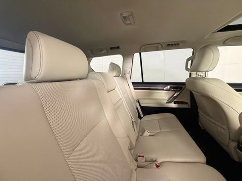 Used 2020 Lexus GX 460 Premium w/ Premium Package AWD/4WD image 31