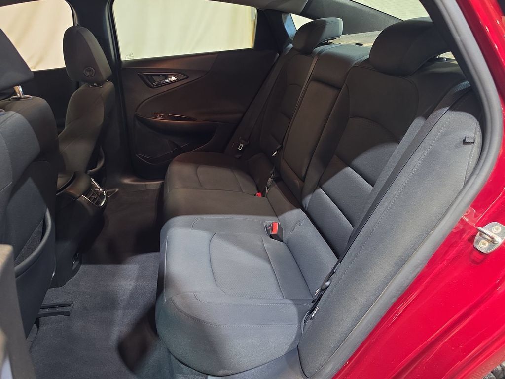 Used 2017 Chevrolet Malibu LT FWD image 24