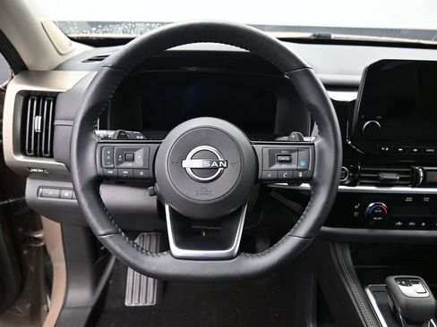 Used 2024 Nissan Pathfinder Platinum w/ Cargo Package AWD/4WD image 9